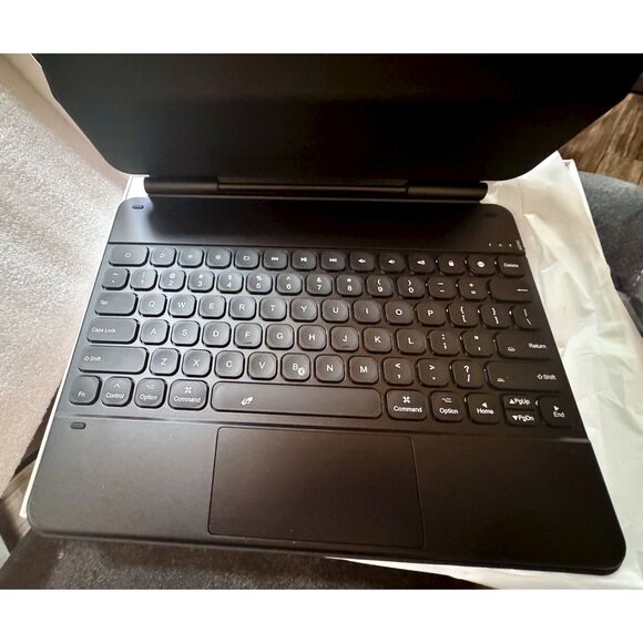 CHESONA iPad Air 13"/Pro 12.9" Magic Case w/Wireless Backlit Keyboard & Trackpad - Picture 4 of 12